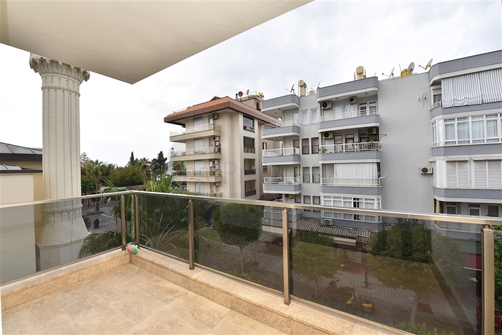 شقة غرفتين وصالة قريبة من البحر في مركز الانيا 