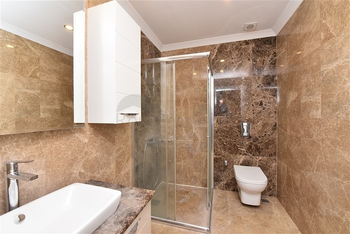 شقة غرفتين وصالة قريبة من البحر في مركز الانيا 