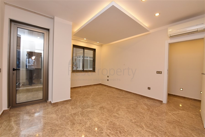 شقة غرفتين وصالة قريبة من البحر في مركز الانيا 