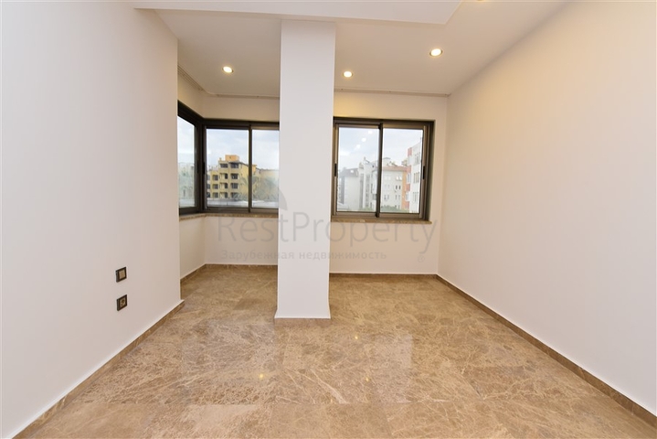 شقة غرفتين وصالة قريبة من البحر في مركز الانيا 