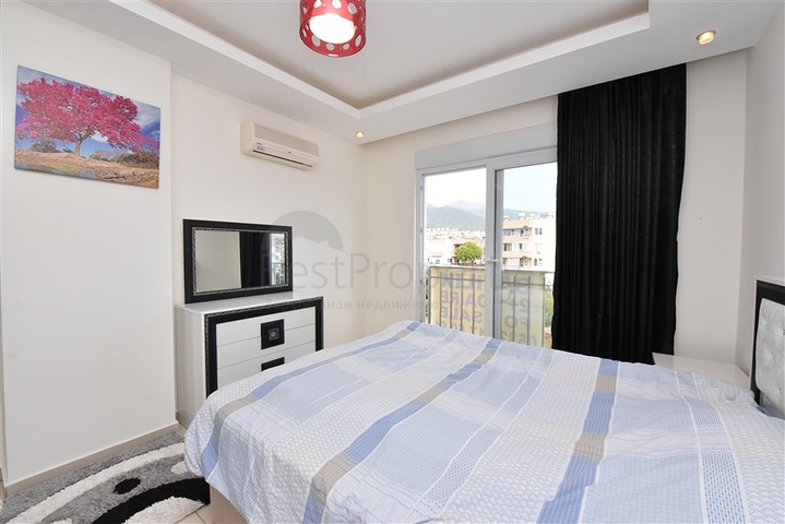 شقة للبيع في الانيا -قريبة من البحر والاسواق -في منطقة اوبا 