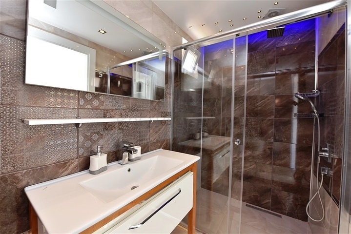 شقق فاخرة للبيع في الانيا - 2 غرفة وصالة -في اوبا / الانيا 