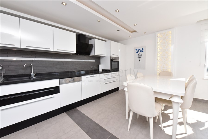 شقق فاخرة للبيع في الانيا - 2 غرفة وصالة -في اوبا / الانيا 