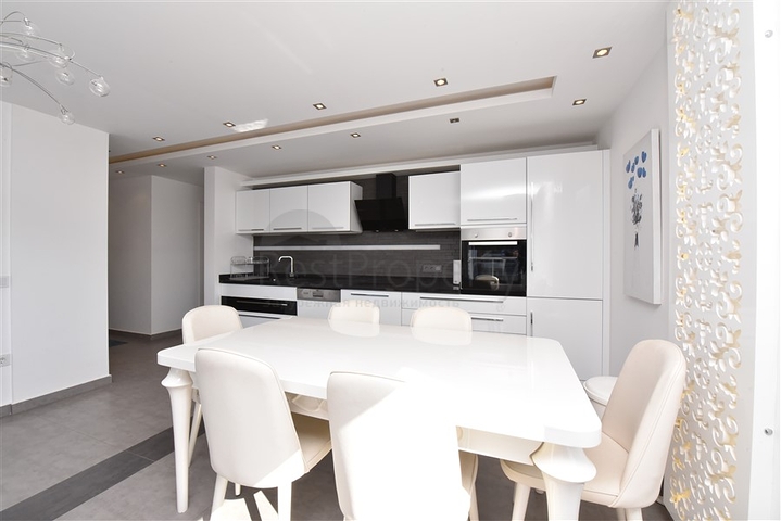 شقق فاخرة للبيع في الانيا - 2 غرفة وصالة -في اوبا / الانيا 