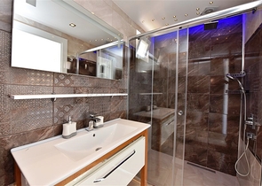 شقق فاخرة للبيع في الانيا - 2 غرفة وصالة -في اوبا / الانيا 