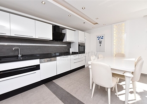 شقق فاخرة للبيع في الانيا - 2 غرفة وصالة -في اوبا / الانيا 