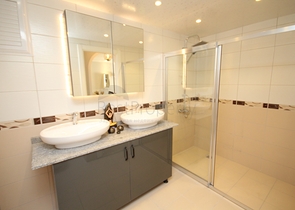 شقة عائلية واسعة -2 غرفة وصالة -في توسمور / الانيا 