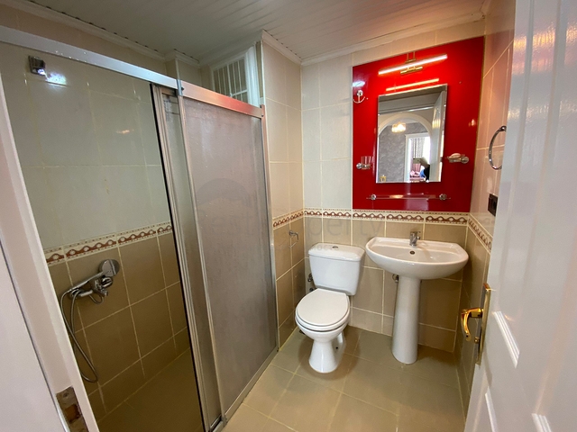 شقة اطلالة بحر في الانيا - تصميم 2 غرفة وصالة - اثاث انيق -في محمودلار / الانيا 