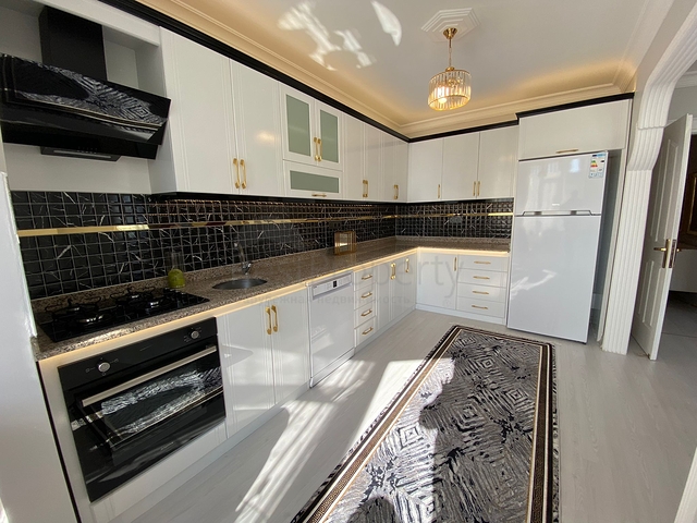 شقة اطلالة بحر في الانيا - تصميم 2 غرفة وصالة - اثاث انيق -في محمودلار / الانيا 