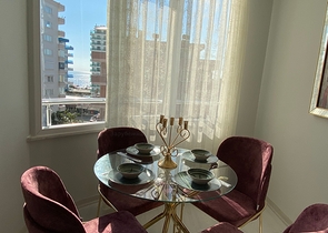 شقة اطلالة بحر في الانيا - تصميم 2 غرفة وصالة - اثاث انيق -في محمودلار / الانيا 