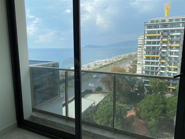 شقق اطلالة بحر في الانيا - تصميم 1+1 - مجمع فاخر -في محمودلار / الانيا 