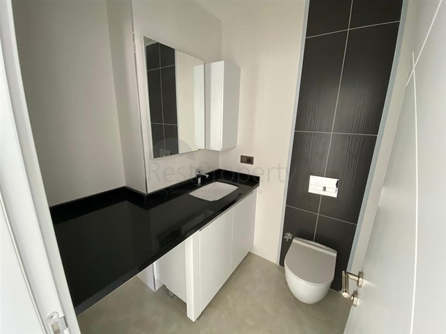 شقق اطلالة بحر في الانيا - تصميم 1+1 - مجمع فاخر -في محمودلار / الانيا 