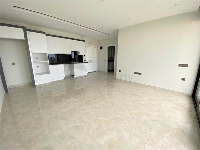 شقق اطلالة بحر في الانيا - تصميم 1+1 - مجمع فاخر -في محمودلار / الانيا 