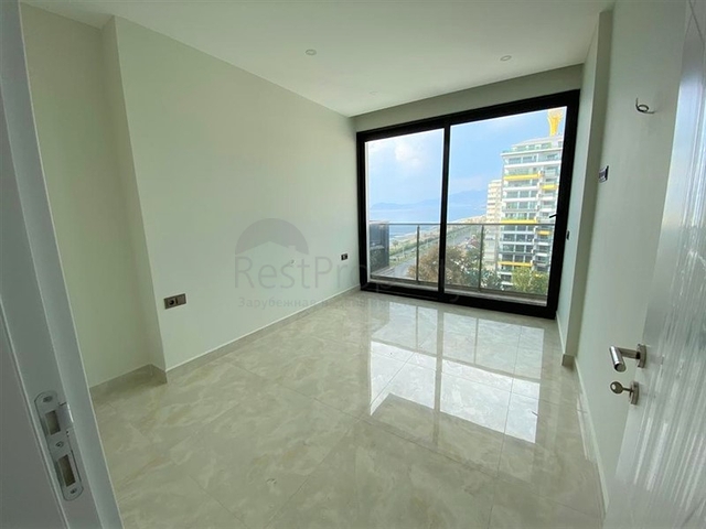 شقق اطلالة بحر في الانيا - تصميم 1+1 - مجمع فاخر -في محمودلار / الانيا 