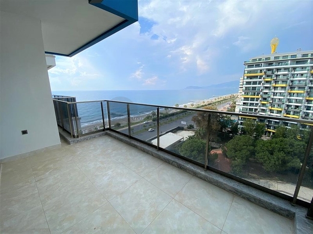 شقق اطلالة بحر في الانيا - تصميم 1+1 - مجمع فاخر -في محمودلار / الانيا 