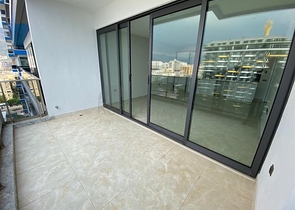 شقق اطلالة بحر في الانيا - تصميم 1+1 - مجمع فاخر -في محمودلار / الانيا 