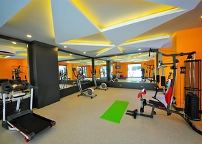 شقق اطلالة بحر في الانيا - تصميم 1+1 - مجمع فاخر -في محمودلار / الانيا 