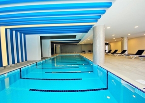 شقق اطلالة بحر في الانيا - تصميم 1+1 - مجمع فاخر -في محمودلار / الانيا 