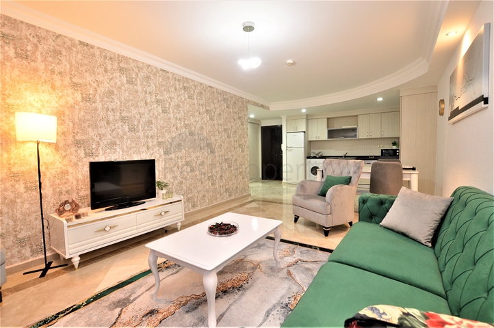 مجمع يضم كافة الخدمات -شقة غرفتين وصالة مفروشة -في محمودلار / الانيا 