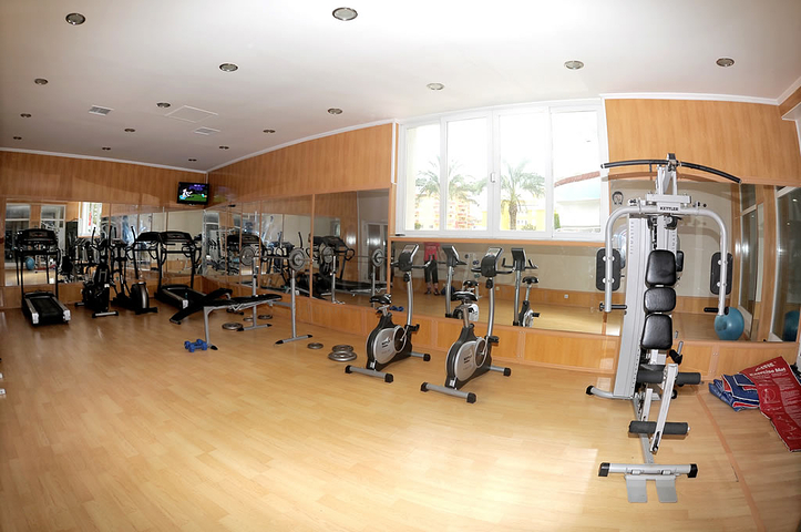 مجمع يضم كافة الخدمات -شقة غرفتين وصالة مفروشة -في محمودلار / الانيا 