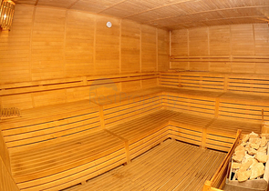 مجمع يضم كافة الخدمات -شقة غرفتين وصالة مفروشة -في محمودلار / الانيا 