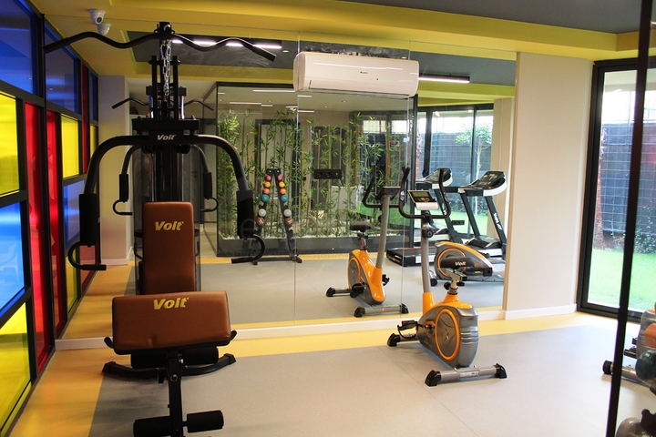 شقق مناسبة للاستثمار في الانيا - مجمع انيق في مركز الانيا 