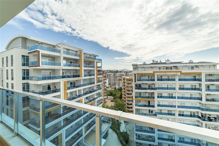 شقة فاخرة -غرفة وصالة مفروشة -ضمن مجمع 5 نجوم - في توسمور / الانيا 