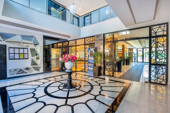 شقة فاخرة -غرفة وصالة مفروشة -ضمن مجمع 5 نجوم - في توسمور / الانيا 