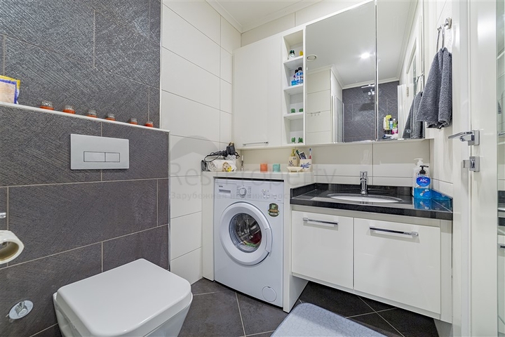 شقة فاخرة -غرفة وصالة مفروشة -ضمن مجمع 5 نجوم - في توسمور / الانيا 