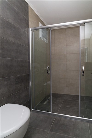 شقة فاخرة -غرفة وصالة مفروشة -ضمن مجمع 5 نجوم - في توسمور / الانيا 