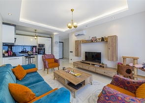 شقة فاخرة -غرفة وصالة مفروشة -ضمن مجمع 5 نجوم - في توسمور / الانيا 