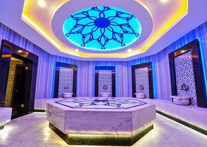 شقة فاخرة -غرفة وصالة مفروشة -ضمن مجمع 5 نجوم - في توسمور / الانيا 