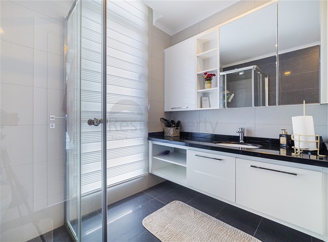 اطلالة بحر - دوبلكس فاخرة ضمن مجمع 5 نجوم - في منطثة توسمور / الانيا 