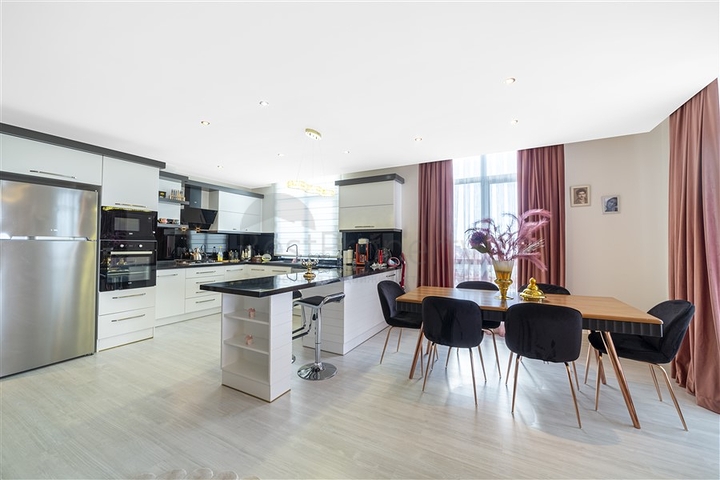 اطلالة بحر - دوبلكس فاخرة ضمن مجمع 5 نجوم - في منطثة توسمور / الانيا 