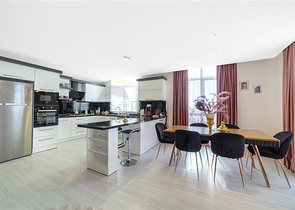 اطلالة بحر - دوبلكس فاخرة ضمن مجمع 5 نجوم - في منطثة توسمور / الانيا 