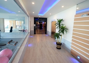 شقة انيقة ضمن مجمع فاخر -تصميم 1+1 مفروشة -في اوبا / الانيا 