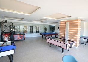 شقة انيقة ضمن مجمع فاخر -تصميم 1+1 مفروشة -في اوبا / الانيا 