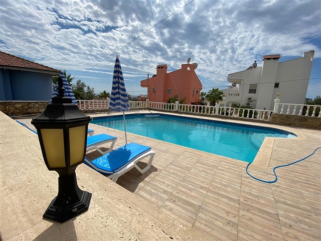 فيلا بسعر مناسب للبيع في الانيا - مستقلة 3 غرف وصالة -حديقة خاصة -في افسلار / الانيا 