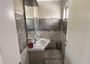 فيلا بسعر مناسب للبيع في الانيا - مستقلة 3 غرف وصالة -حديقة خاصة -في افسلار / الانيا 