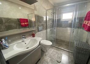 فيلا بسعر مناسب للبيع في الانيا - مستقلة 3 غرف وصالة -حديقة خاصة -في افسلار / الانيا 