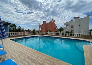 فيلا بسعر مناسب للبيع في الانيا - مستقلة 3 غرف وصالة -حديقة خاصة -في افسلار / الانيا 