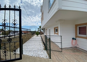 فيلا بسعر مناسب للبيع في الانيا - مستقلة 3 غرف وصالة -حديقة خاصة -في افسلار / الانيا 