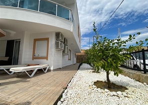 فيلا بسعر مناسب للبيع في الانيا - مستقلة 3 غرف وصالة -حديقة خاصة -في افسلار / الانيا 