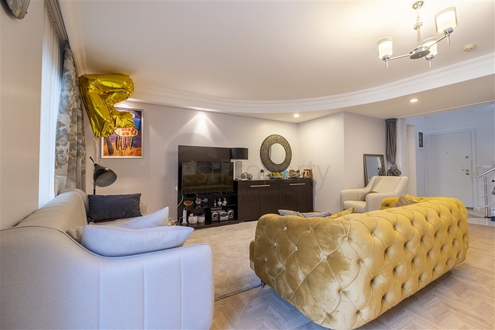 دوبلكس ارضية واسعة -4 غرف وصالة مفروشة -ضمن مجمع انيق -في محمودلار / الانيا 