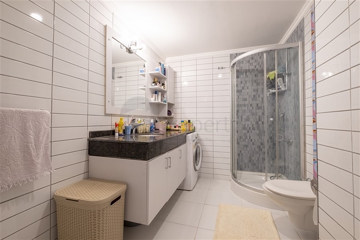 دوبلكس ارضية واسعة -4 غرف وصالة مفروشة -ضمن مجمع انيق -في محمودلار / الانيا 