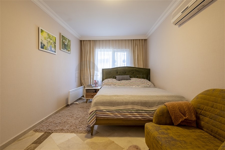 دوبلكس ارضية واسعة -4 غرف وصالة مفروشة -ضمن مجمع انيق -في محمودلار / الانيا 