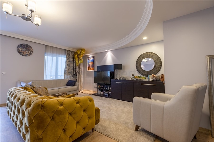 دوبلكس ارضية واسعة -4 غرف وصالة مفروشة -ضمن مجمع انيق -في محمودلار / الانيا 