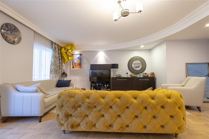 دوبلكس ارضية واسعة -4 غرف وصالة مفروشة -ضمن مجمع انيق -في محمودلار / الانيا 