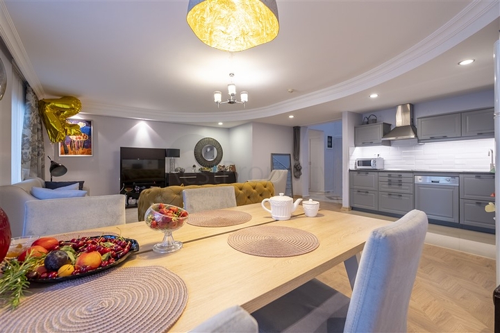 دوبلكس ارضية واسعة -4 غرف وصالة مفروشة -ضمن مجمع انيق -في محمودلار / الانيا 