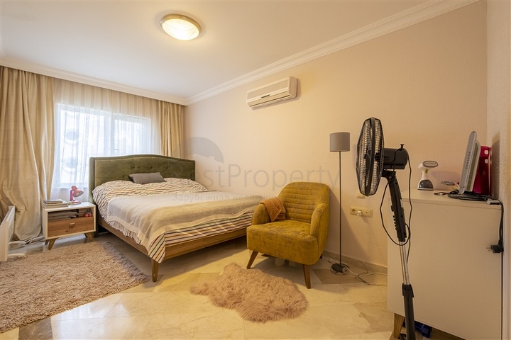 دوبلكس ارضية واسعة -4 غرف وصالة مفروشة -ضمن مجمع انيق -في محمودلار / الانيا 